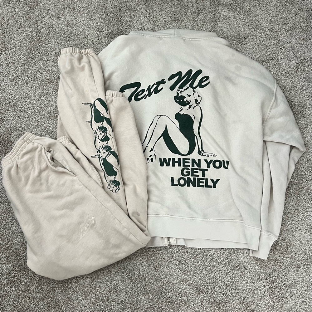 Lonely ghost text me when you get lonely set